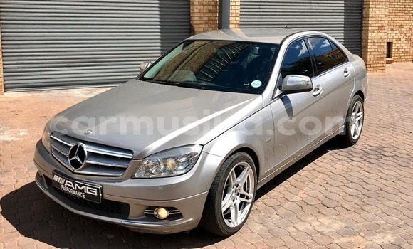Acheter Occasion Voiture Mercedes‒Benz C–Class Gris à Beitbridge, Matabeleland South Acheter Occasion Voiture Mercedes‒Benz C–Class Gris à Beitbridge, Matabeleland South