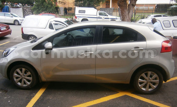 Buy Used Kia Rio Silver Car in Beitbridge in Matabeleland South Buy Used Kia Rio Silver Car in Beitbridge in Matabeleland South