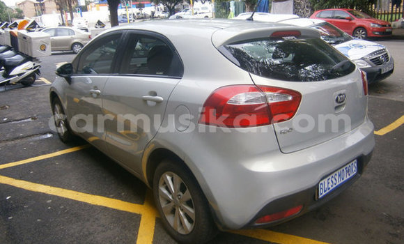 Buy Used Kia Rio Silver Car in Beitbridge in Matabeleland South Buy Used Kia Rio Silver Car in Beitbridge in Matabeleland South
