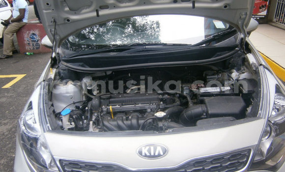 Buy Used Kia Rio Silver Car in Beitbridge in Matabeleland South Buy Used Kia Rio Silver Car in Beitbridge in Matabeleland South