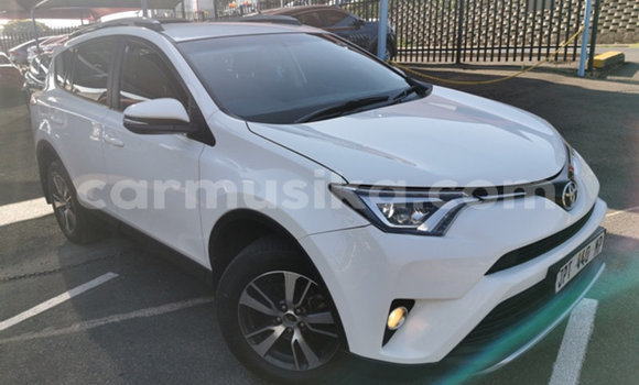 Acheter Occasion Voiture Toyota RAV4 Blanc à Beitbridge, Matabeleland South Acheter Occasion Voiture Toyota RAV4 Blanc à Beitbridge, Matabeleland South