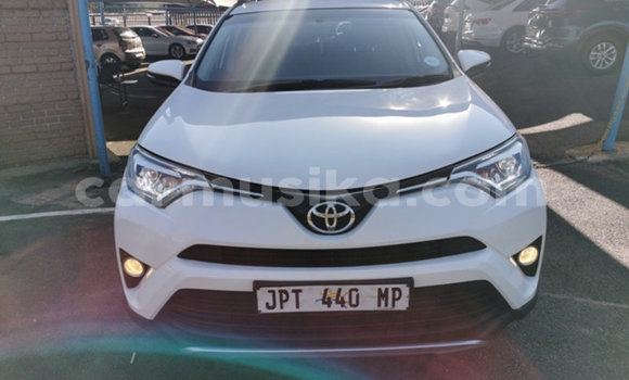 Acheter Occasion Voiture Toyota RAV4 Blanc à Beitbridge, Matabeleland South Acheter Occasion Voiture Toyota RAV4 Blanc à Beitbridge, Matabeleland South