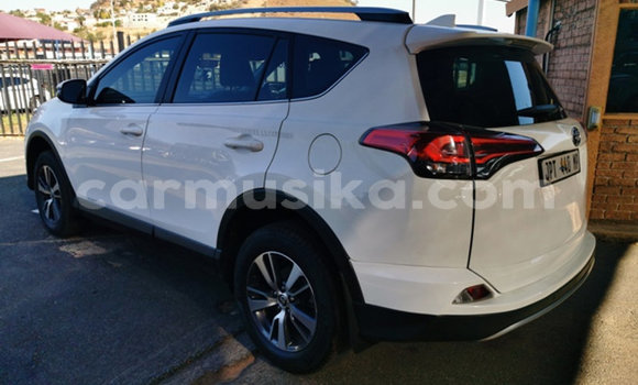 Acheter Occasion Voiture Toyota RAV4 Blanc à Beitbridge, Matabeleland South Acheter Occasion Voiture Toyota RAV4 Blanc à Beitbridge, Matabeleland South