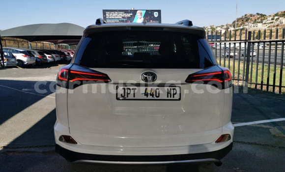 Acheter Occasion Voiture Toyota RAV4 Blanc à Beitbridge, Matabeleland South Acheter Occasion Voiture Toyota RAV4 Blanc à Beitbridge, Matabeleland South