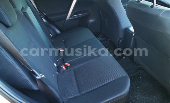 Acheter Occasion Voiture Toyota RAV4 Blanc à Beitbridge, Matabeleland South Acheter Occasion Voiture Toyota RAV4 Blanc à Beitbridge, Matabeleland South