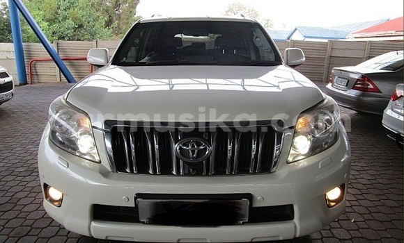 Acheter Occasion Voiture Toyota Prado Blanc à Beitbridge, Matabeleland South Acheter Occasion Voiture Toyota Prado Blanc à Beitbridge, Matabeleland South