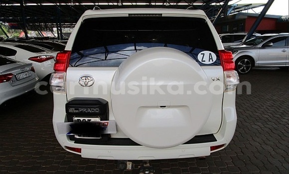 Acheter Occasion Voiture Toyota Prado Blanc à Beitbridge, Matabeleland South Acheter Occasion Voiture Toyota Prado Blanc à Beitbridge, Matabeleland South