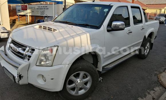 Acheter Occasion Voiture Isuzu KB Blanc à Beitbridge, Matabeleland South Acheter Occasion Voiture Isuzu KB Blanc à Beitbridge, Matabeleland South