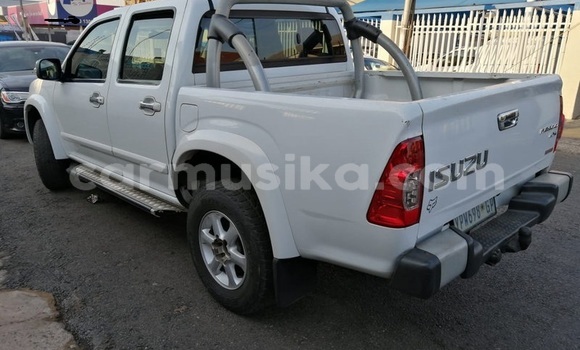 Acheter Occasion Voiture Isuzu KB Blanc à Beitbridge, Matabeleland South Acheter Occasion Voiture Isuzu KB Blanc à Beitbridge, Matabeleland South