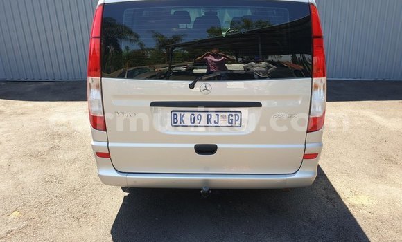 Acheter Occasion Voiture Mercedes‒Benz Vito Blanc à Beitbridge, Matabeleland South Acheter Occasion Voiture Mercedes‒Benz Vito Blanc à Beitbridge, Matabeleland South