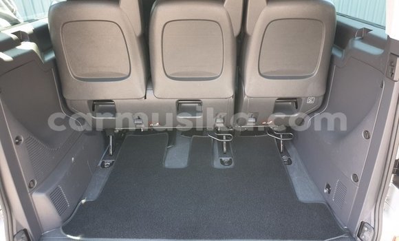 Acheter Occasion Voiture Mercedes‒Benz Vito Blanc à Beitbridge, Matabeleland South Acheter Occasion Voiture Mercedes‒Benz Vito Blanc à Beitbridge, Matabeleland South