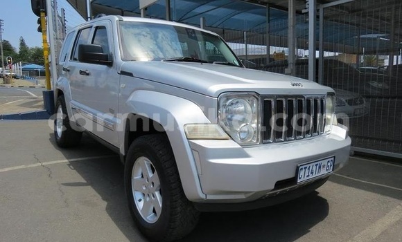 Acheter Occasion Voiture Jeep Cherokee Blanc à Beitbridge, Matabeleland South Acheter Occasion Voiture Jeep Cherokee Blanc à Beitbridge, Matabeleland South