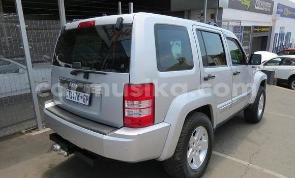 Acheter Occasion Voiture Jeep Cherokee Blanc à Beitbridge, Matabeleland South Acheter Occasion Voiture Jeep Cherokee Blanc à Beitbridge, Matabeleland South