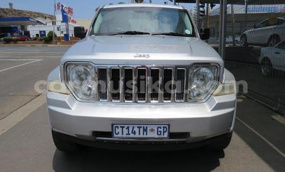 Acheter Occasion Voiture Jeep Cherokee Blanc à Beitbridge, Matabeleland South Acheter Occasion Voiture Jeep Cherokee Blanc à Beitbridge, Matabeleland South