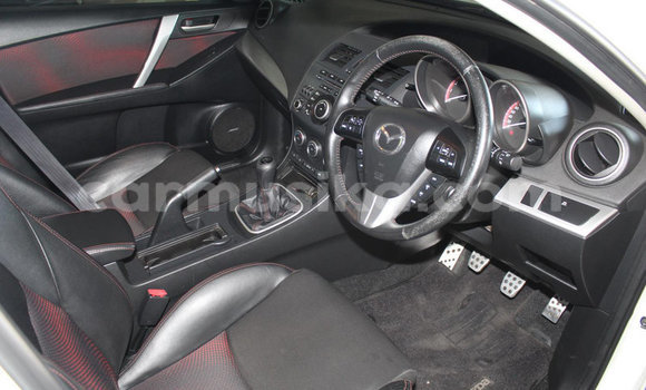 Acheter Occasion Voiture Mazda 3 Blanc à Beitbridge, Matabeleland South Acheter Occasion Voiture Mazda 3 Blanc à Beitbridge, Matabeleland South