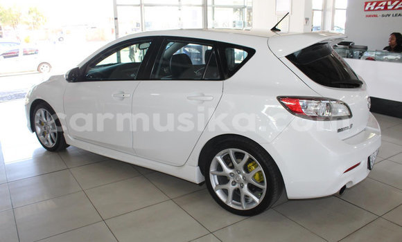 Acheter Occasion Voiture Mazda 3 Blanc à Beitbridge, Matabeleland South Acheter Occasion Voiture Mazda 3 Blanc à Beitbridge, Matabeleland South