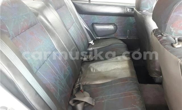 Acheter Occasion Voiture Toyota Corolla Blanc à Bulawayo, Bulawayo Acheter Occasion Voiture Toyota Corolla Blanc à Bulawayo, Bulawayo