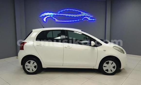 Acheter Occasion Voiture Toyota Yaris Blanc à Beitbridge, Matabeleland South Acheter Occasion Voiture Toyota Yaris Blanc à Beitbridge, Matabeleland South
