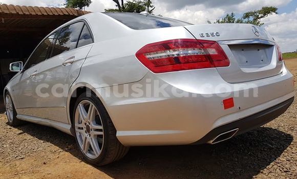 Acheter Occasion Voiture Mercedes‒Benz E-klasse Gris à Harare, Harare Acheter Occasion Voiture Mercedes‒Benz E-klasse Gris à Harare, Harare