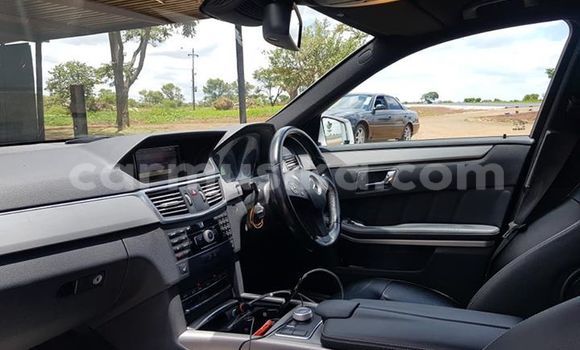 Acheter Occasion Voiture Mercedes‒Benz E-klasse Gris à Harare, Harare Acheter Occasion Voiture Mercedes‒Benz E-klasse Gris à Harare, Harare
