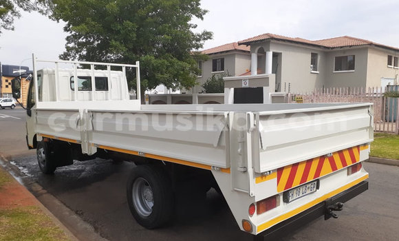 Buy Used Hino 300 Series White Truck in Beitbridge in Matabeleland South Buy Used Hino 300 Series White Truck in Beitbridge in Matabeleland South
