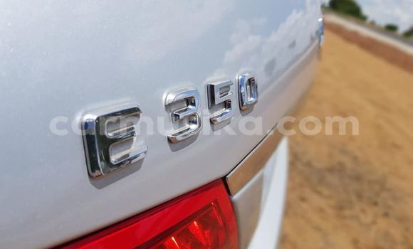 Acheter Occasion Voiture Mercedes‒Benz E-klasse Gris à Harare, Harare Acheter Occasion Voiture Mercedes‒Benz E-klasse Gris à Harare, Harare