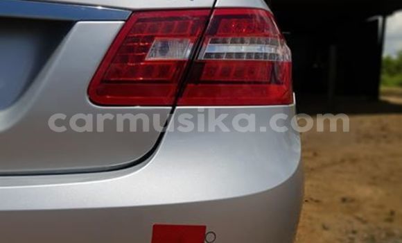 Acheter Occasion Voiture Mercedes‒Benz E-klasse Gris à Harare, Harare Acheter Occasion Voiture Mercedes‒Benz E-klasse Gris à Harare, Harare