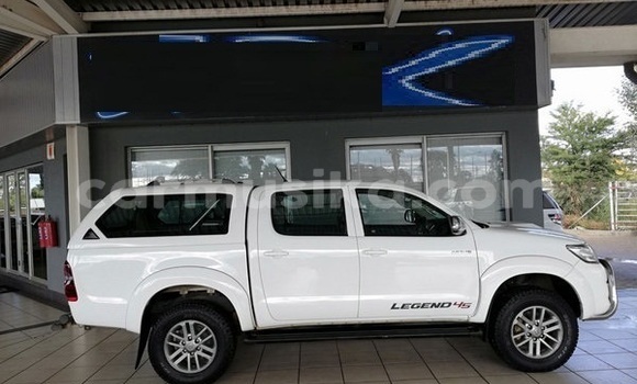 Tenga Tsaru Toyota Hilux Chena Mota in Beitbridge in Matabeleland South Tenga Tsaru Toyota Hilux Chena Mota in Beitbridge in Matabeleland South