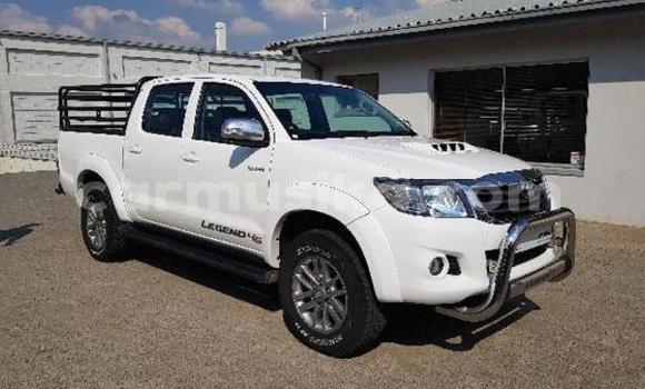 Buy Used Toyota Hilux White Car in Beitbridge in Matabeleland South Buy Used Toyota Hilux White Car in Beitbridge in Matabeleland South