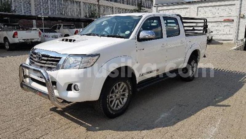 Big with watermark toyota hilux matabeleland south beitbridge 10888