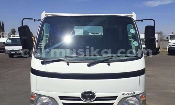 Acheter Occasion Utilitaire Toyota Dyna Blanc à Beitbridge, Matabeleland South Acheter Occasion Utilitaire Toyota Dyna Blanc à Beitbridge, Matabeleland South