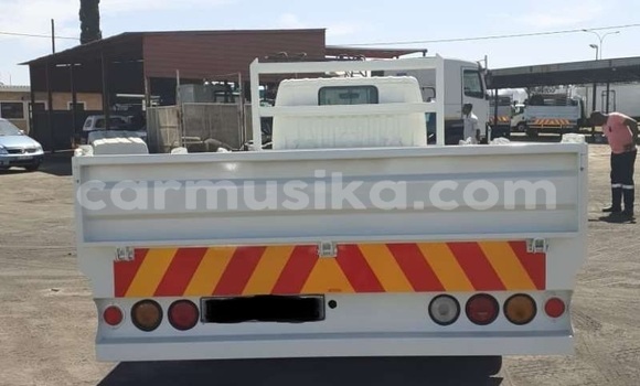 Acheter Occasion Utilitaire Toyota Dyna Blanc à Beitbridge, Matabeleland South Acheter Occasion Utilitaire Toyota Dyna Blanc à Beitbridge, Matabeleland South