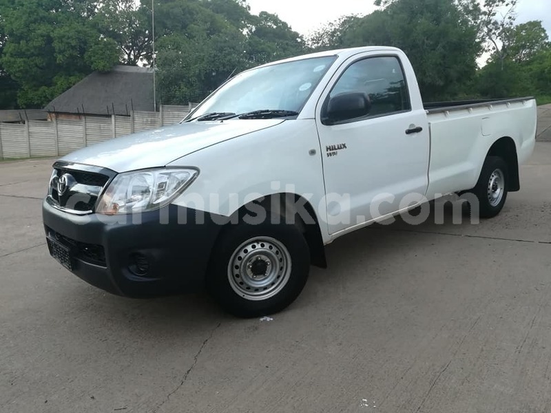 Big with watermark toyota hilux matabeleland south beitbridge 10901