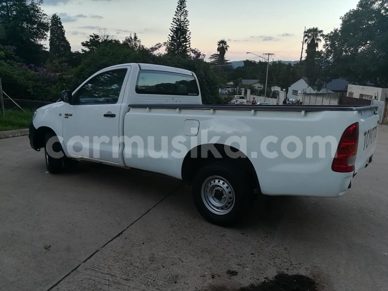 Big with watermark toyota hilux matabeleland south beitbridge 10901