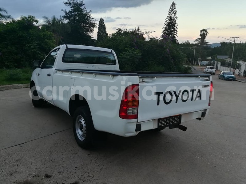 Big with watermark toyota hilux matabeleland south beitbridge 10901