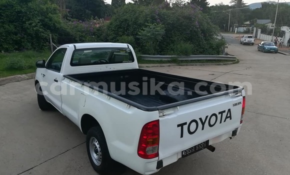 Tenga Tsaru Toyota Hilux Chena Mota in Beitbridge in Matabeleland South Tenga Tsaru Toyota Hilux Chena Mota in Beitbridge in Matabeleland South