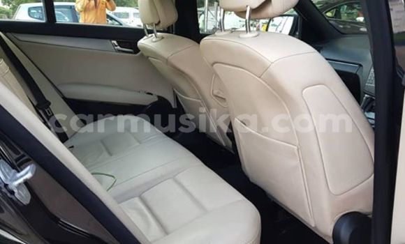 Acheter Occasion Voiture Mercedes‒Benz C-klasse Noir à Harare, Harare Acheter Occasion Voiture Mercedes‒Benz C-klasse Noir à Harare, Harare