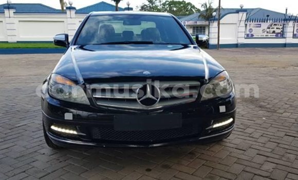 Acheter Occasion Voiture Mercedes‒Benz C-klasse Noir à Harare, Harare Acheter Occasion Voiture Mercedes‒Benz C-klasse Noir à Harare, Harare