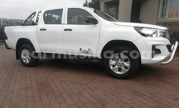 Tenga Tsaru Toyota Hilux Chena Mota in Beitbridge in Matabeleland South Tenga Tsaru Toyota Hilux Chena Mota in Beitbridge in Matabeleland South
