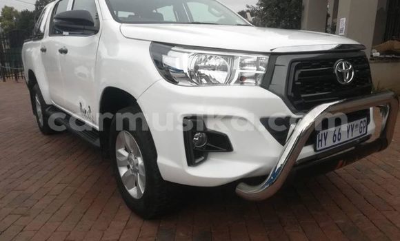 Tenga Tsaru Toyota Hilux Chena Mota in Beitbridge in Matabeleland South Tenga Tsaru Toyota Hilux Chena Mota in Beitbridge in Matabeleland South