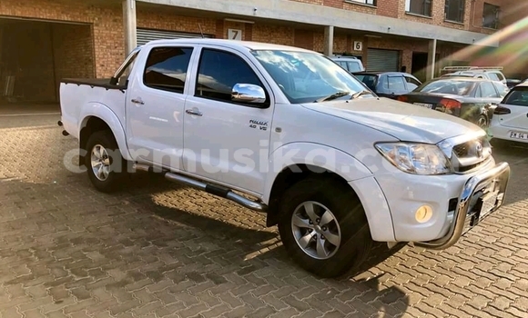 Tenga Tsaru Toyota Hilux Chena Mota in Bulawayo in Bulawayo Tenga Tsaru Toyota Hilux Chena Mota in Bulawayo in Bulawayo
