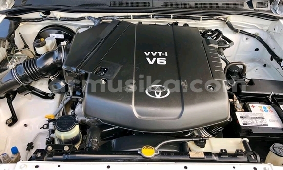 Tenga Tsaru Toyota Hilux Chena Mota in Bulawayo in Bulawayo Tenga Tsaru Toyota Hilux Chena Mota in Bulawayo in Bulawayo