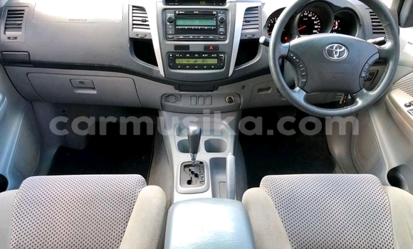 Tenga Tsaru Toyota Hilux Chena Mota in Bulawayo in Bulawayo Tenga Tsaru Toyota Hilux Chena Mota in Bulawayo in Bulawayo