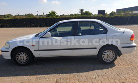 Buy Used Honda Ballade White Car in Bulawayo in Bulawayo Buy Used Honda Ballade White Car in Bulawayo in Bulawayo