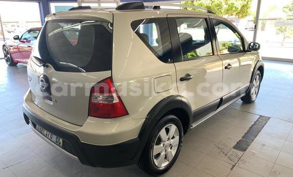 Nunua Ilio tumika Nissan Livina Fedha Gari ndani ya Belvedere nchini Harare Nunua Ilio tumika Nissan Livina Fedha Gari ndani ya Belvedere nchini Harare