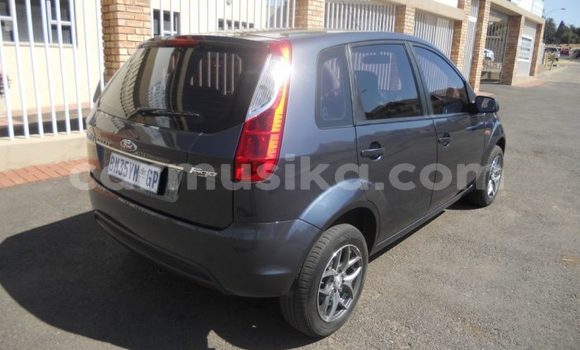 Nunua Ilio tumika Ford Fiesta Fedha Gari ndani ya Victoria Falls nchini Matabeleland Kaskazini Nunua Ilio tumika Ford Fiesta Fedha Gari ndani ya Victoria Falls nchini Matabeleland Kaskazini