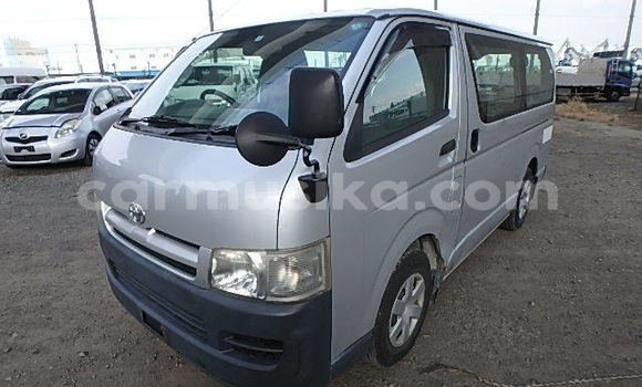 Nunua Ilio tumika Toyota Hiace Fedha Gari ndani ya Hwange nchini Matabeleland Kaskazini Nunua Ilio tumika Toyota Hiace Fedha Gari ndani ya Hwange nchini Matabeleland Kaskazini
