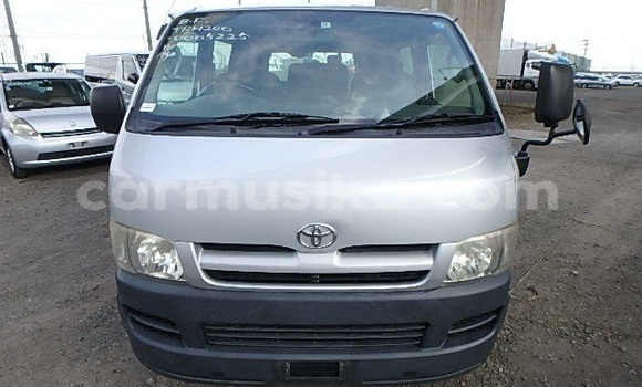 Nunua Ilio tumika Toyota Hiace Fedha Gari ndani ya Hwange nchini Matabeleland Kaskazini Nunua Ilio tumika Toyota Hiace Fedha Gari ndani ya Hwange nchini Matabeleland Kaskazini