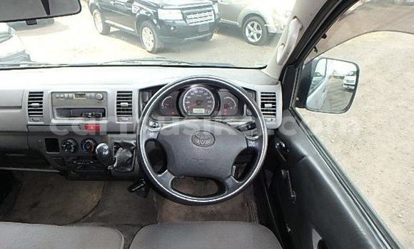 Nunua Ilio tumika Toyota Hiace Fedha Gari ndani ya Hwange nchini Matabeleland Kaskazini Nunua Ilio tumika Toyota Hiace Fedha Gari ndani ya Hwange nchini Matabeleland Kaskazini