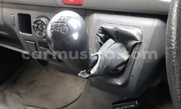 Nunua Ilio tumika Toyota Hiace Fedha Gari ndani ya Hwange nchini Matabeleland Kaskazini Nunua Ilio tumika Toyota Hiace Fedha Gari ndani ya Hwange nchini Matabeleland Kaskazini